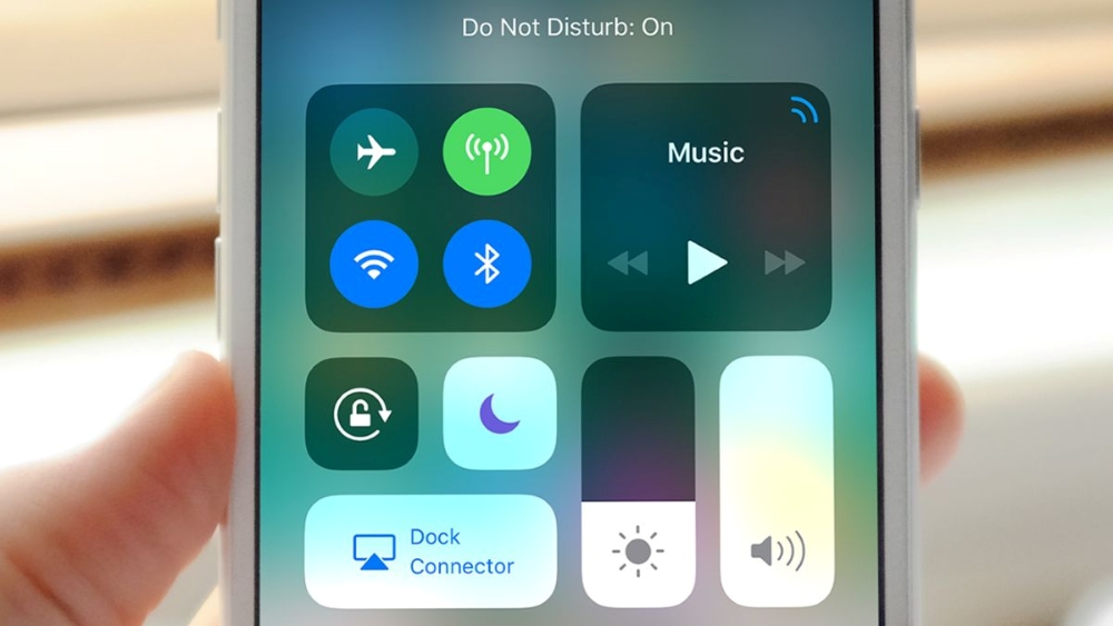 Vì sao biểu tượng mặt trăng trên iPhone xuất hiện mà bạn không hề bật?